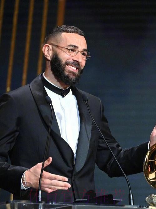 官方:本泽马荣获环足奖年度最佳男足球员 官方:本泽马荣获环足奖年度最佳男足球员